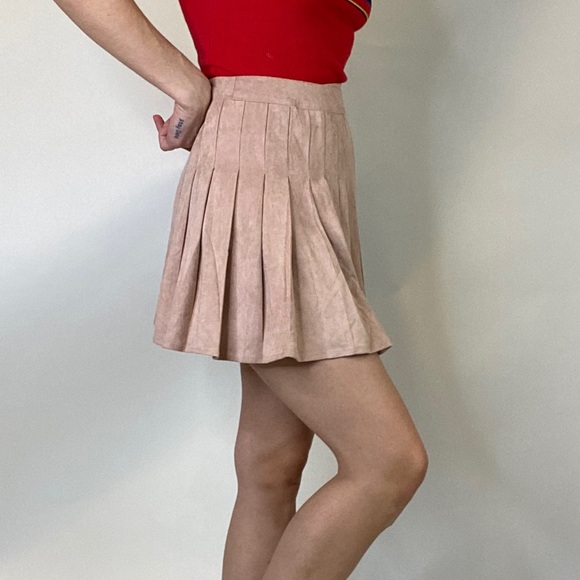 Pink Suade Mini Skirt size 4 - Picture 4 of 10
